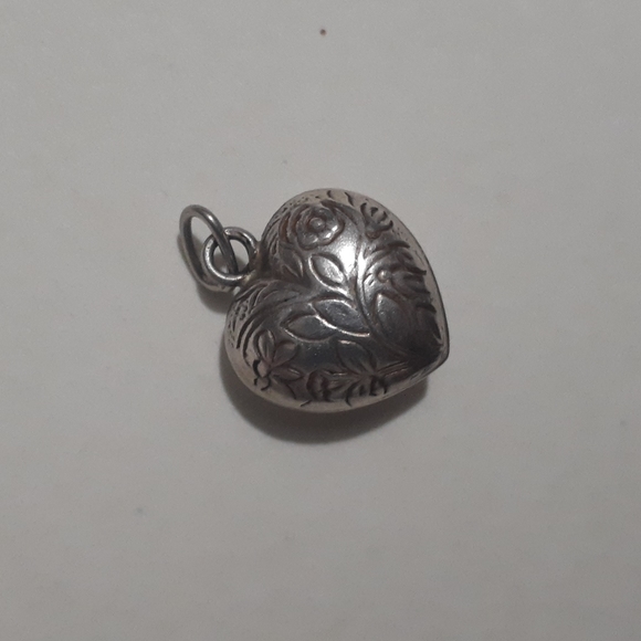 Vintage Sterling Sliver Floral Heart Pendant - Picture 1 of 5